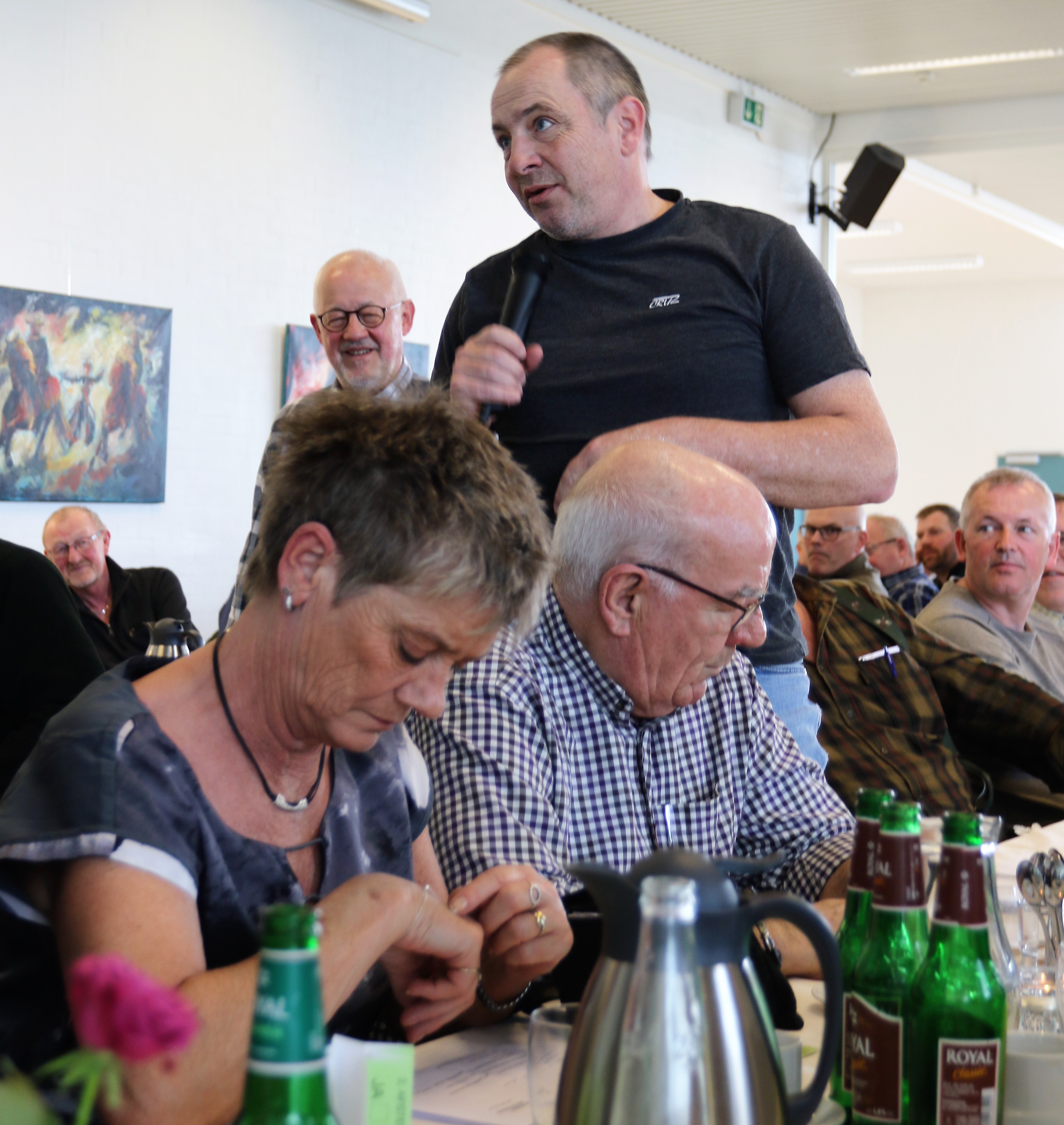 Flere af mødedeltagerne havde spørgsmål til mødets oplægsholdere.